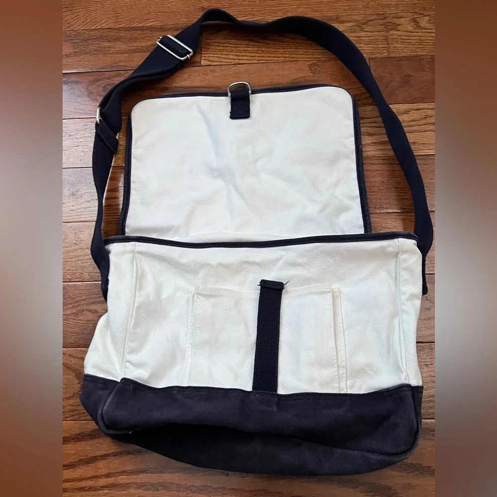 VTG- Polo Ralph Lauren canvas messenger/ shoulder bag with the embroidered logo